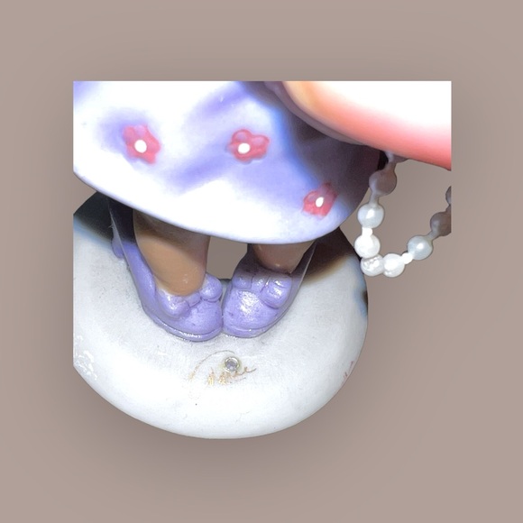 Avon Little Miracles- ‘Your Style Makes Me Smile’ Figurine by Marie Osmond - Picture 3 of 8